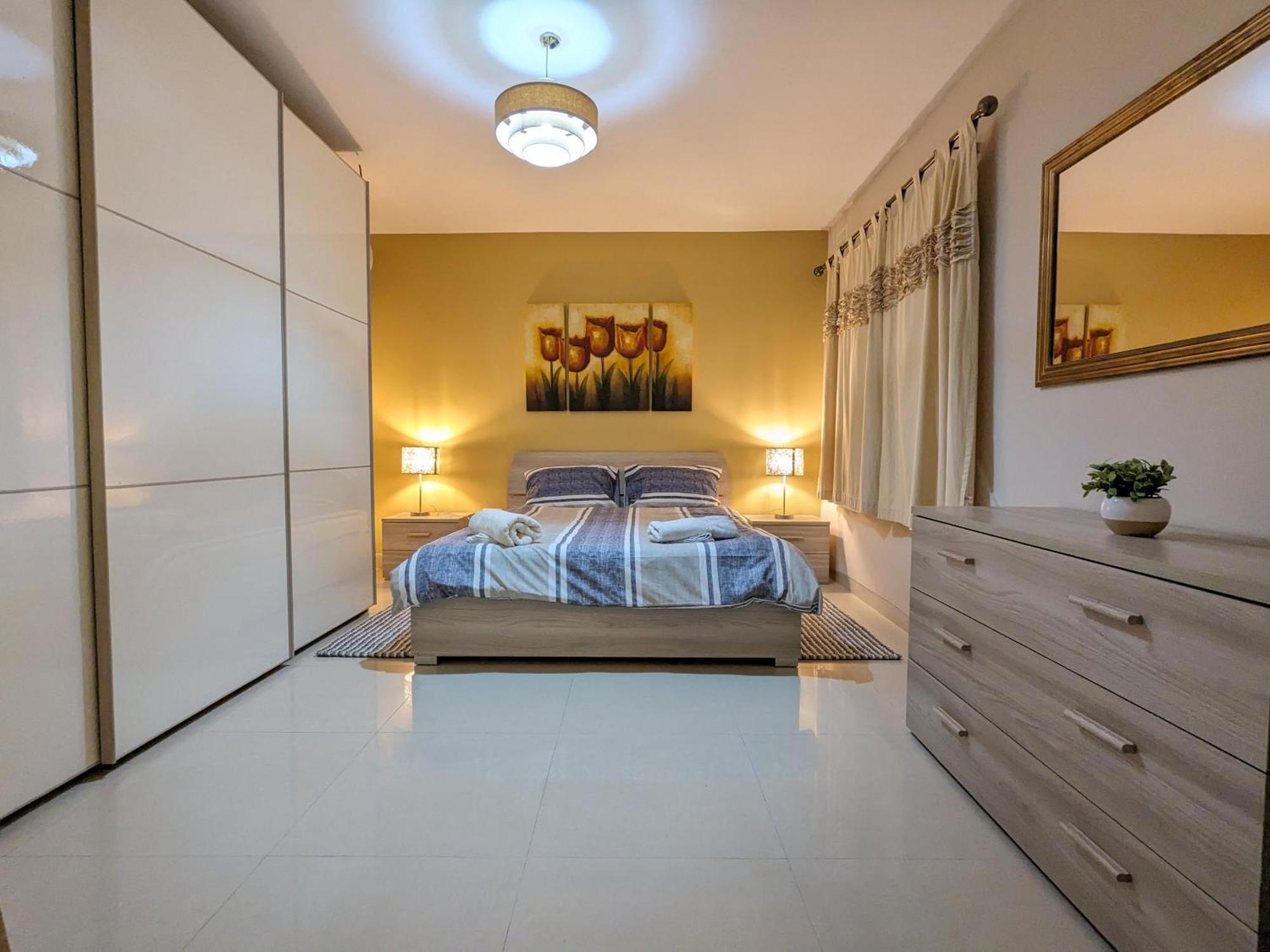 Appartamento Sweetholidays Malta Sliema Esterno foto